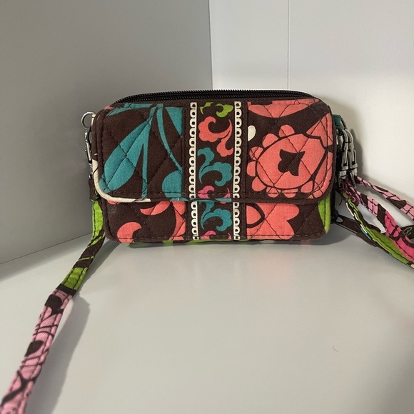 Vera Bradley All in one crossbody bag. Lola print, retired Good condition - Picture 1 of 4